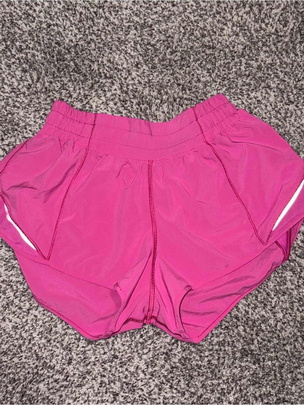 lululemon hotty hot 2.5” lowrise shorts - Picture 2 of 3